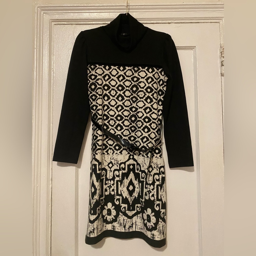 Dress in size 40.
